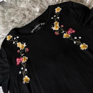 hollister embroidered tee